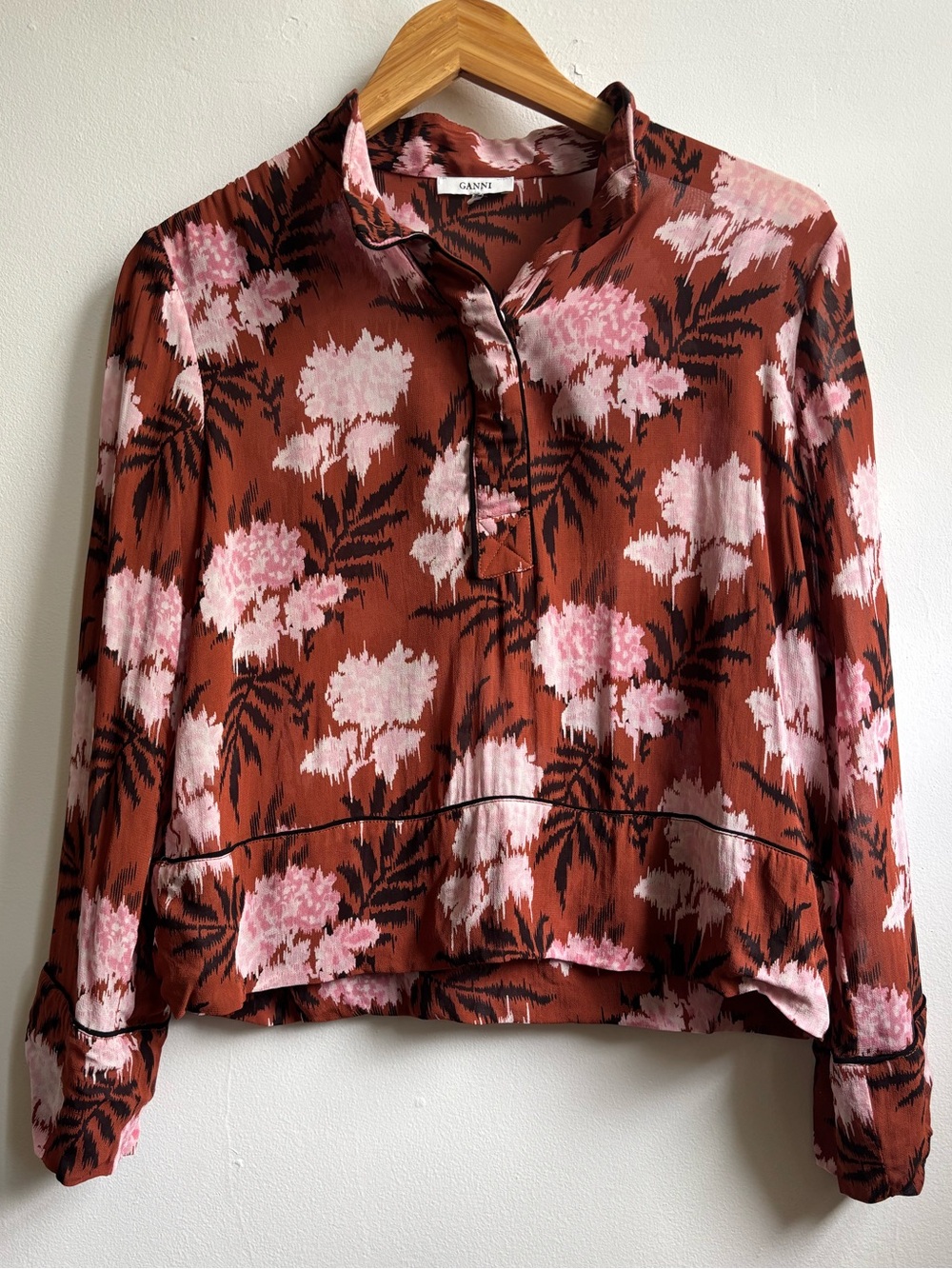 Ganni top like new sz 40